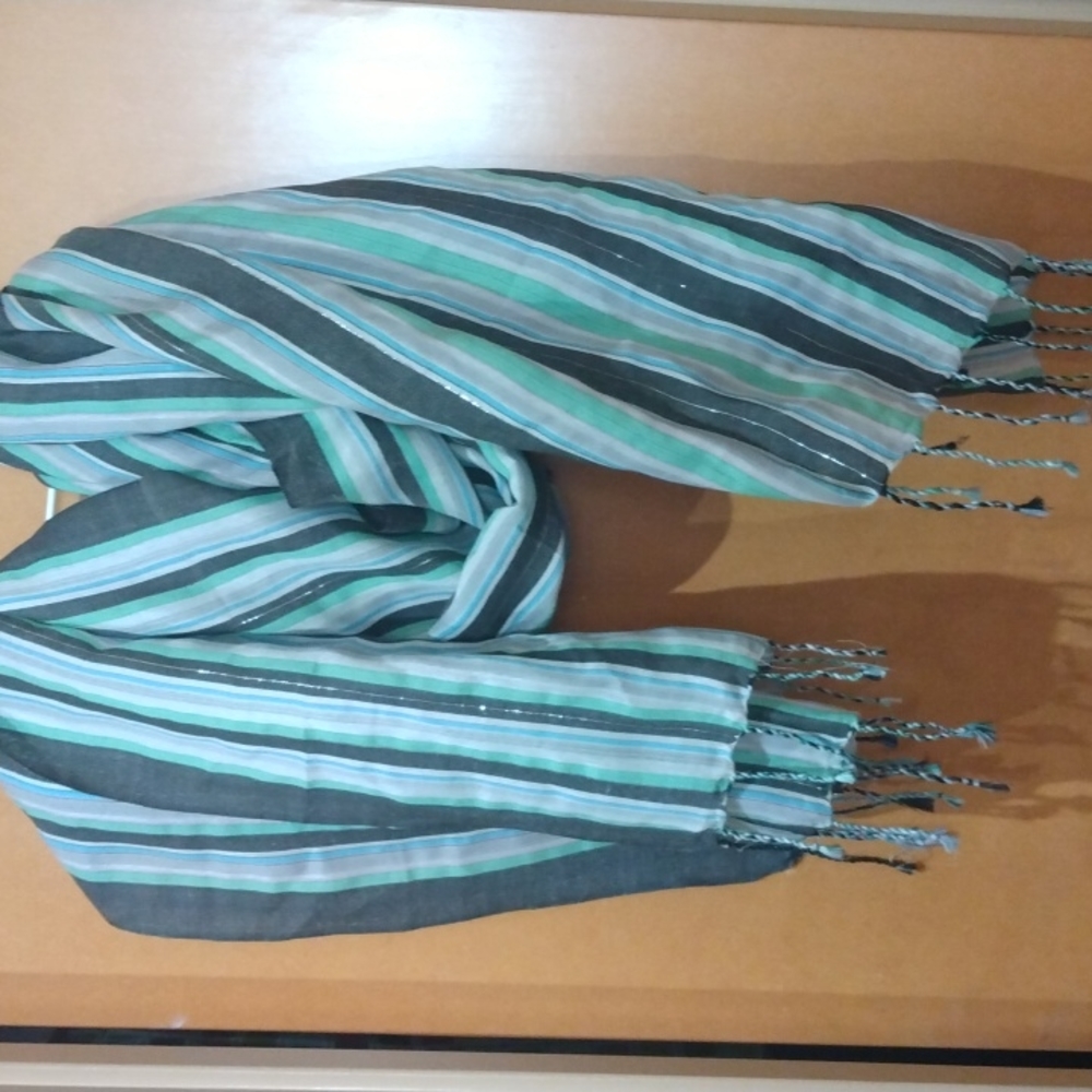 Full striped scarf in blue screen and silver